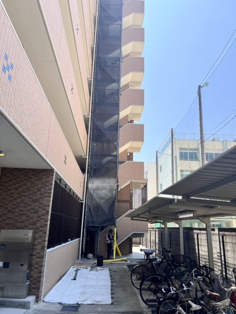 大阪市　Rマンション　外壁補修用　部分足場工事